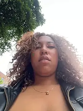 lauraltt on StripChat