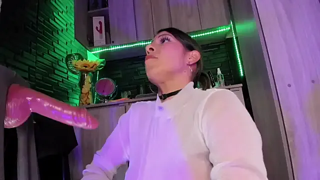 LaureenHills on StripChat