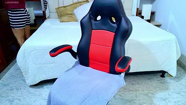 laureentt_ on StripChat