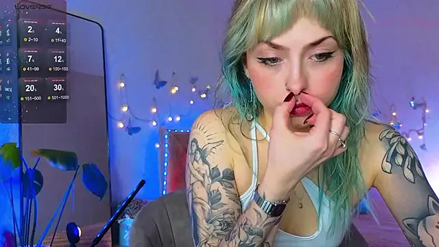 lavenderluxe on StripChat