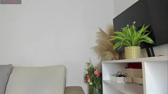 Layla_amirah — doggy masturbation