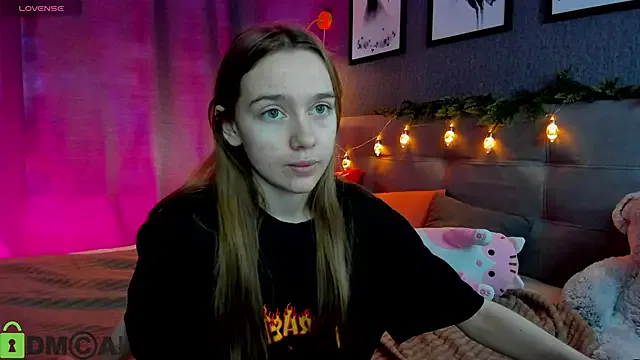 Lesi_Moonie01 on StripChat