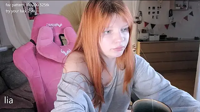 lil_lia — naked dancing