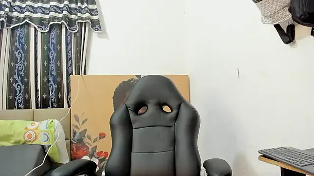 lilybaudyn_ on StripChat