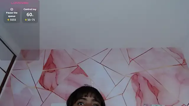 LindaBird on StripChat