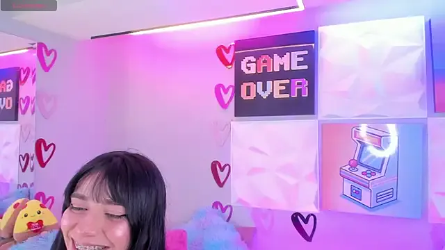 LindaWz_ — Show ass & spanks