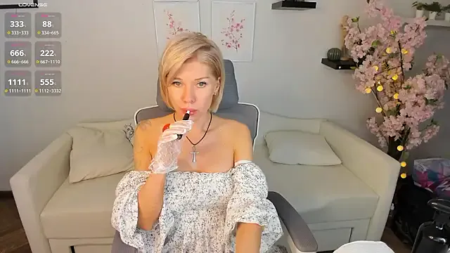 Lindsi_Luvviv — wet my hot ass