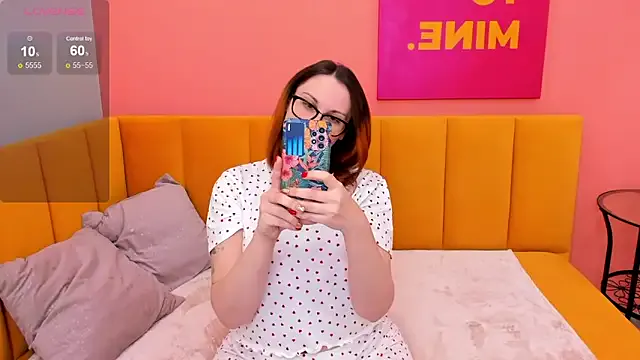 LisaAmoree — spank meeee