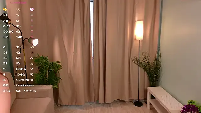 lisabaus on StripChat