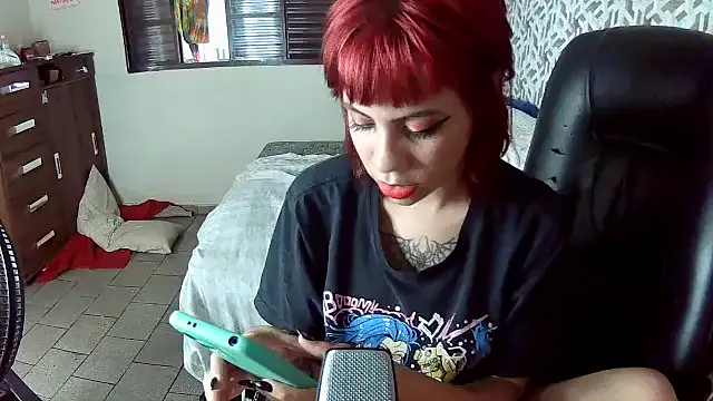 Liv_Alt — tirar a roupa