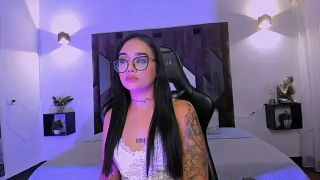 LizzyCooperjs — Top less