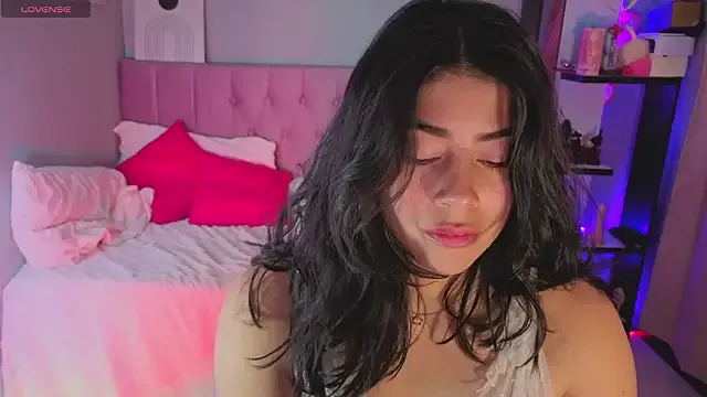 LoaLuxury on StripChat