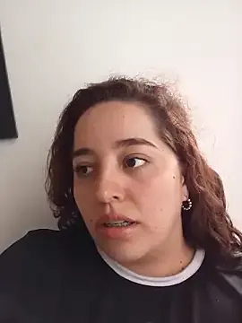 LoanaSantos on StripChat