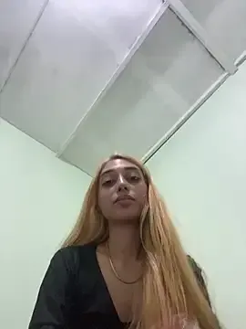 loirinhaaa from StripChat