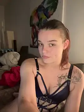 LoreenKinky on StripChat