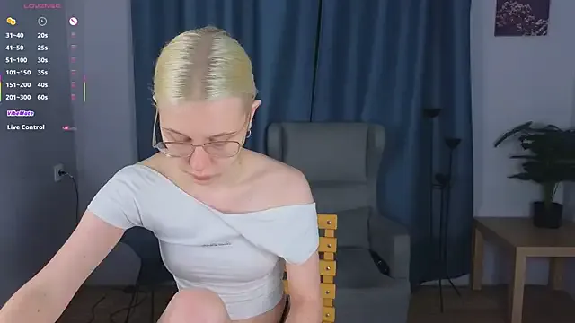 lovedrope on StripChat