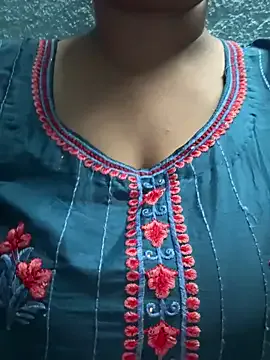 Lovely-Shivani — Sexy dance  with boobs show