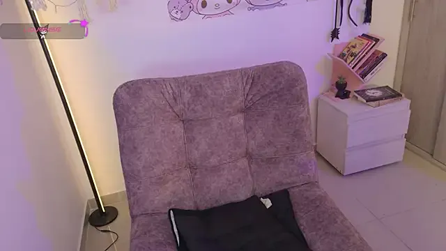 Loving_Ema_1 — show boobs