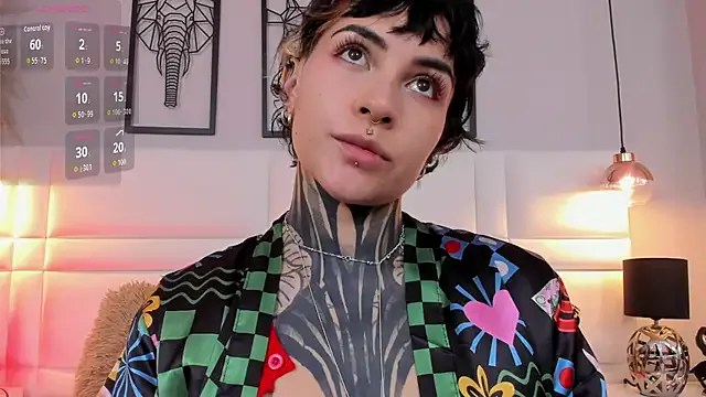 Luana_fiore — Ride dick, fuck machine ON!!!