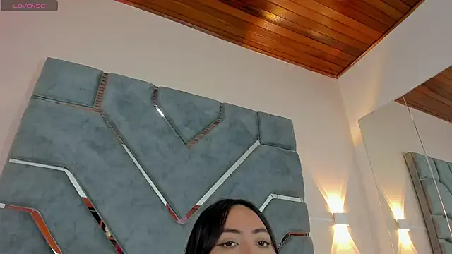 LucciaPorter on StripChat