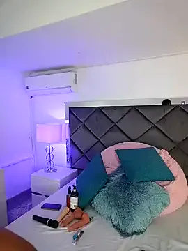 Lucia_fastcollins on StripChat