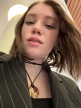 lucy-joy on StripChat