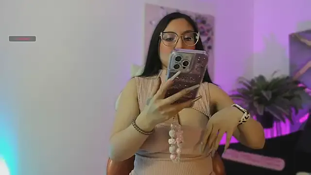 lucy_neil on StripChat