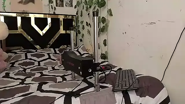 lucywhite13 — show fuck ass