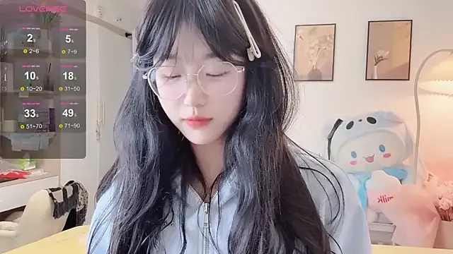 Luminous4173 from StripChat