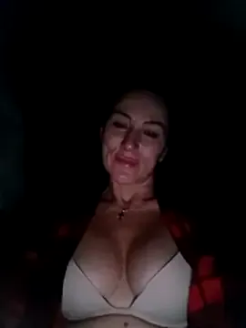 Luna_7777 on StripChat