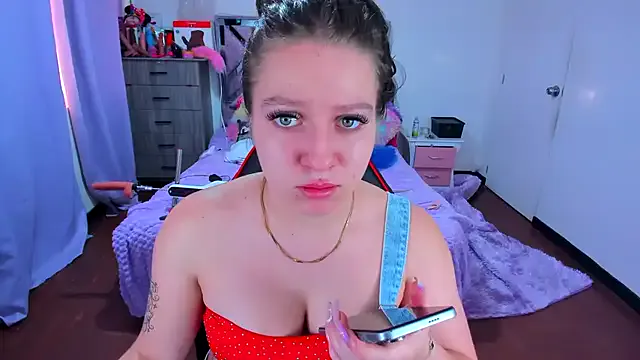 Luna_Analya on StripChat