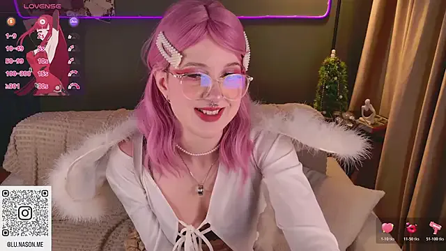 luna_son on StripChat