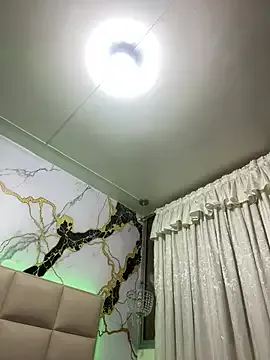 Luna_star3 on StripChat