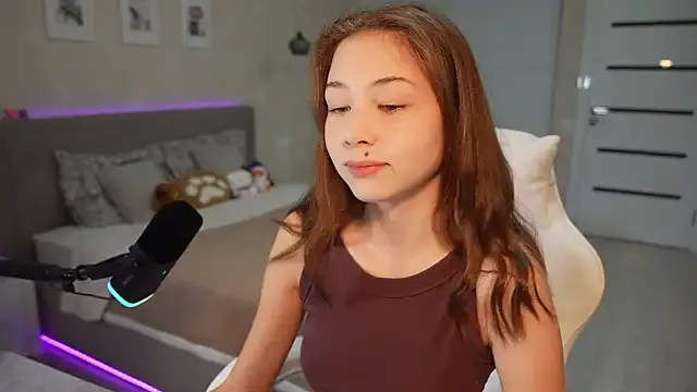 luna_young on StripChat