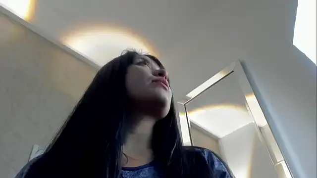 Lunaa_bellaa on StripChat