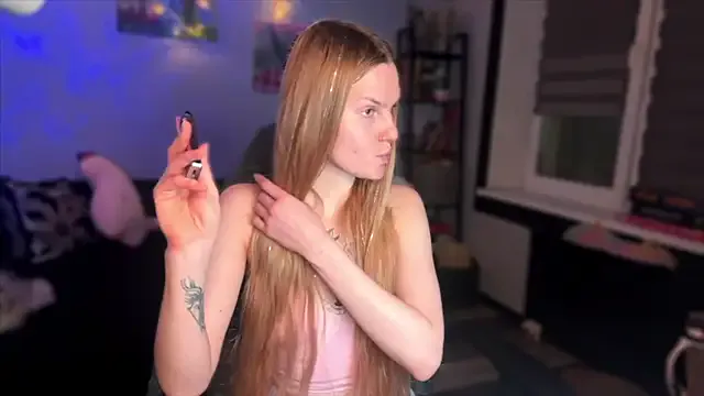 Lunaacyy on StripChat