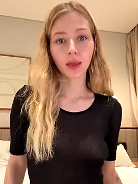 LunaRase on StripChat