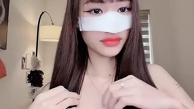 MaiLiiil — finger play pussy