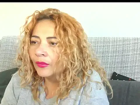 mariajosebarrazaa — show de culo