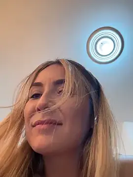 Mariana_gom on StripChat