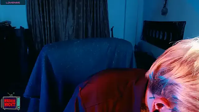 Marieblueeyes on StripChat