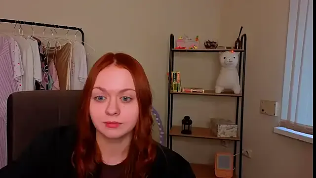 MaryyKeller — air kiss