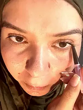 MatchedEyebrow — fingers in my pussy