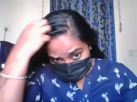 Mathi_cam on StripChat