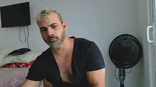 max_love255 on StripChat