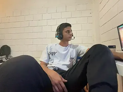 Max_TheHorseDick on StripChat