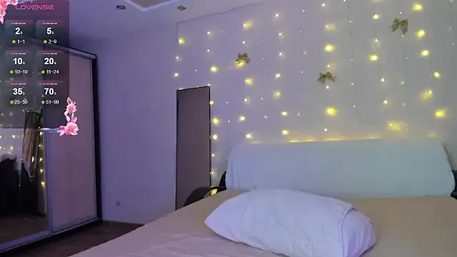 May_Flower on StripChat