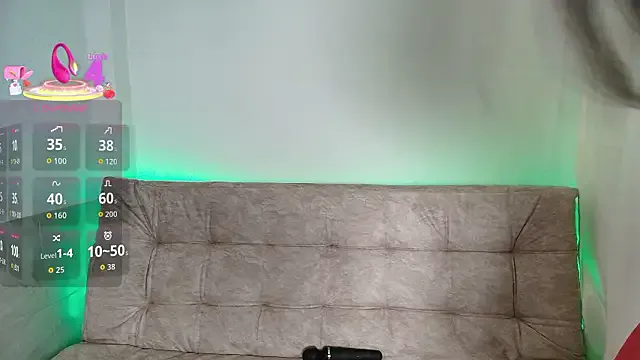 Megan_Ivy — pussy up close, open it to lick it