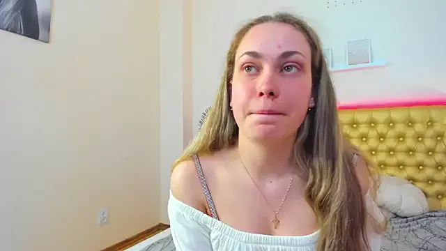 MelanieCuty — Freechat on StripChat