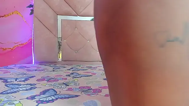 mia__blaze__ on StripChat